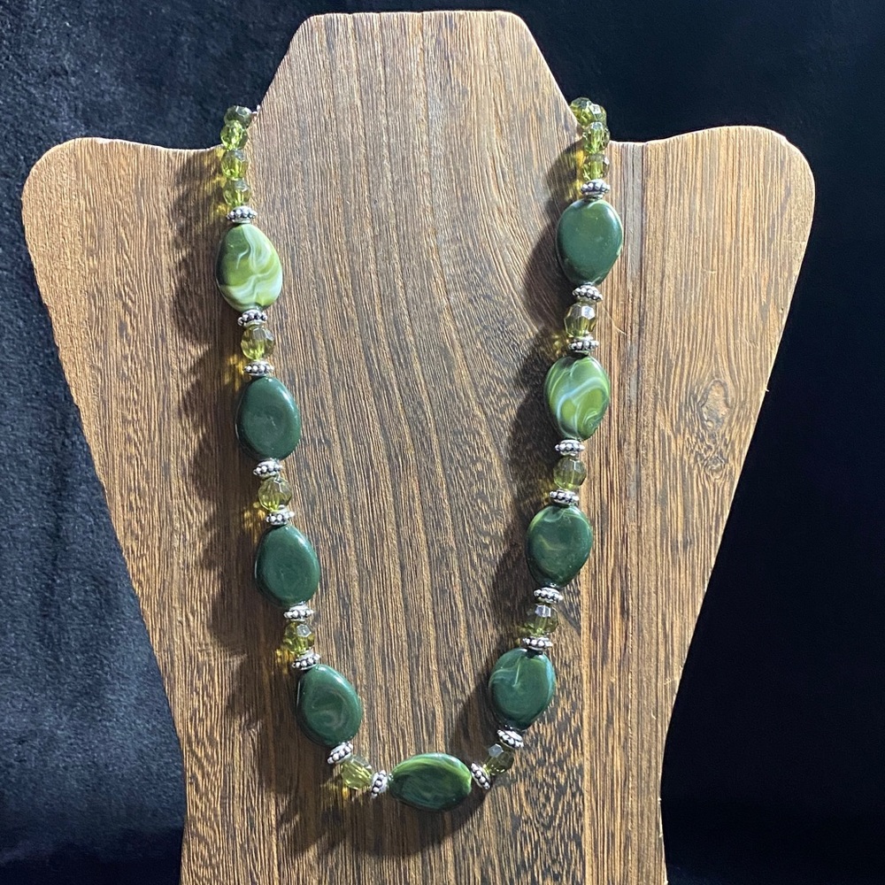 Chic Green Beaded Necklace